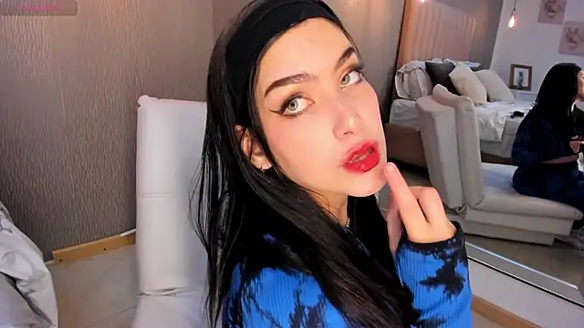 Snapshot of Alexa_Thaylor_ chatting on 03-19-25, 05:39 Alexa Thaylor online show from 03-19-25, 05:39
