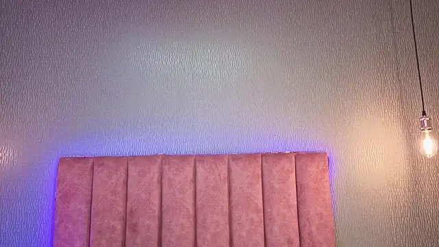 Alexa Thaylor  online show from 01-13-26, 03:17