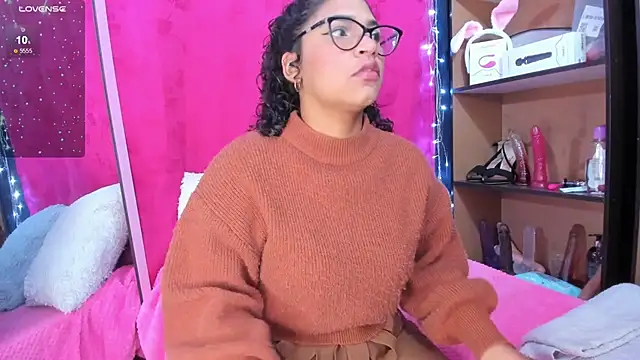 Snapshot of iriss_25 chatting on 02-09-25, 03:43 iriss 25 online show from 02-09-25, 03:43