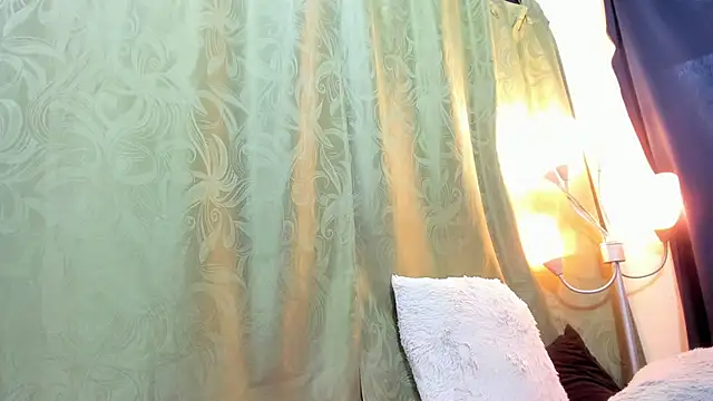 Snapshot of iriss_25 chatting on 02-20-25, 11:31 iriss 25 online show from 02-20-25, 11:31