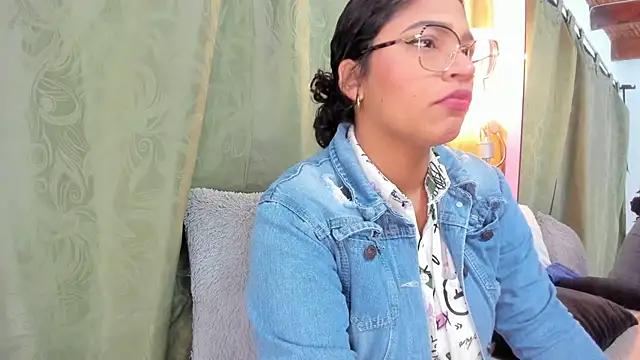 Snapshot of iriss_25 chatting on 03-07-25, 12:01 iriss 25 online show from 03-07-25, 12:01