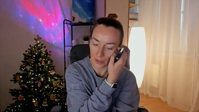 RebeccaMartinez online show from 12-20-25, 08:21