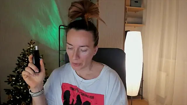 RebeccaMartinez online show from 12-22-25, 12:35