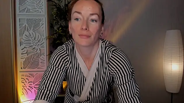 RebeccaMartinez online show from 06-03-26, 09:12