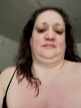 Snapshot of moonlightprincess0611 chatting on 03-04-25, 09:00 moonlightprincess0611 online show from 03-04-25, 09:00