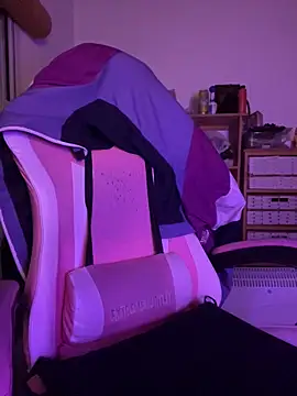 LittleBabyCat22 online show from 04-12-26, 03:22