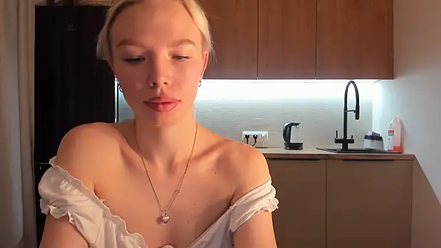 Olivia Bells online show from 02-11-25, 07:59