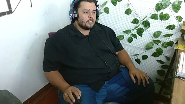 Snapshot of altairstudiosvip_ chatting on 10-11-25, 01:20 altairstudiosvip  online show from 10-11-25, 01:20