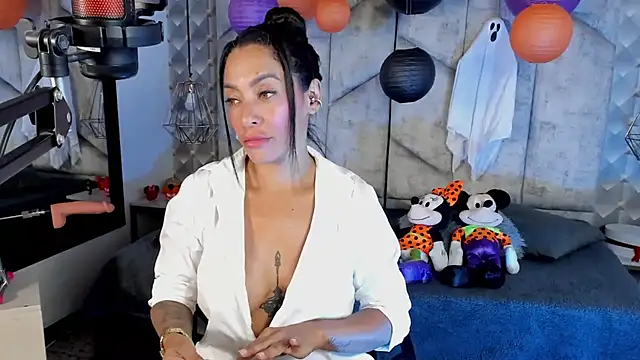 NiicolleMiller online show from 10-24-25, 12:30