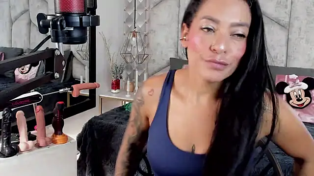 NiicolleMiller online show from 11-13-25, 12:15