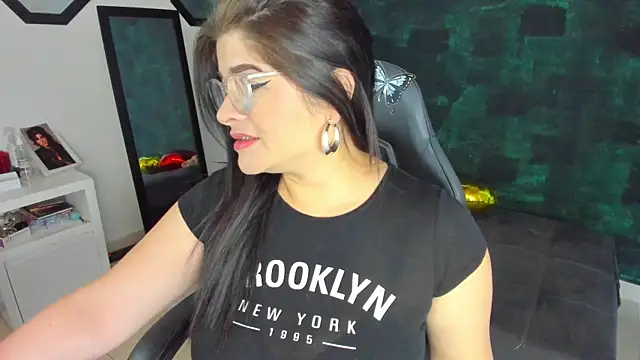 BellaFlaming online show from 01-13-25, 11:19