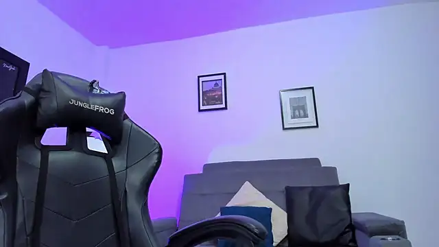 BellaFlaming online show from 02-11-25, 04:56