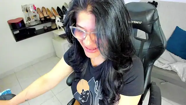 BellaFlaming online show from 03-10-26, 10:42