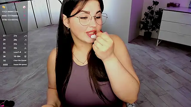 Snapshot of Talla_a chatting on 05-10-26, 10:53 Talla a online show from 05-10-26, 10:53