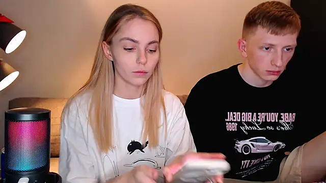 juliaanddima online show from 10-24-25, 10:28