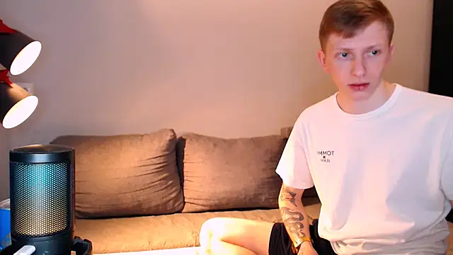 juliaanddima online show from 11-24-25, 09:42