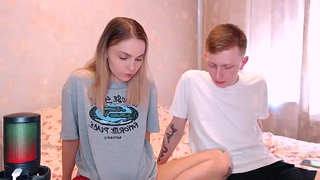 juliaanddima online show from 04-21-26, 07:58