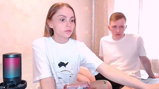 juliaanddima online show from 06-08-26, 07:20