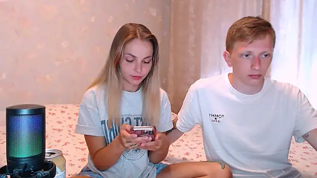 juliaanddima online show from 07-14-26, 07:24