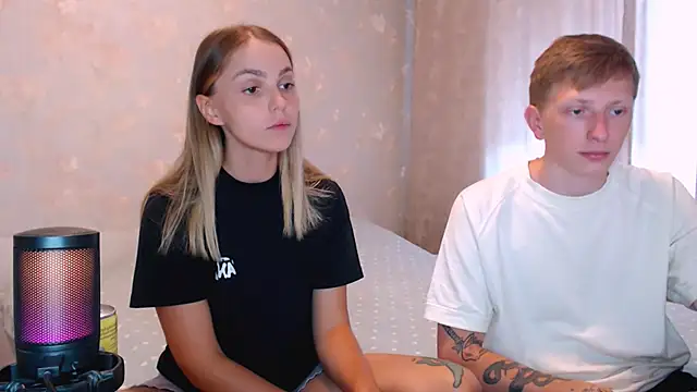 juliaanddima online show from 07-24-26, 08:01