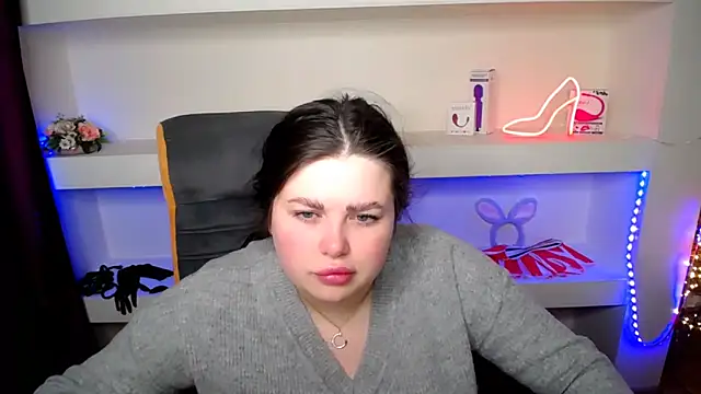 Emily Mo online show from 01-16-25, 06:14