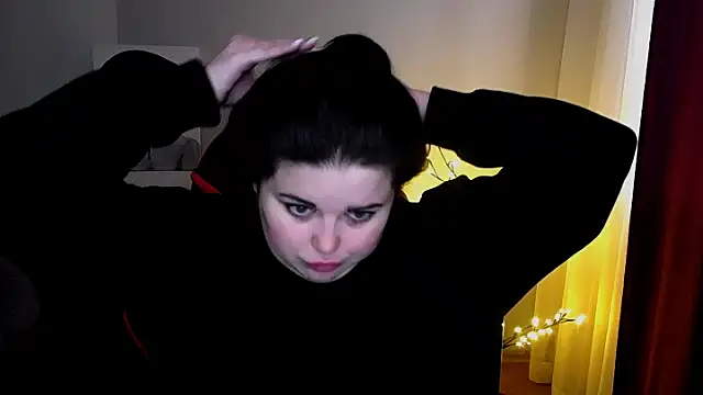 Emily Mo online show from 02-18-25, 11:33