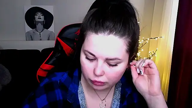 Emily Mo online show from 02-19-25, 10:12