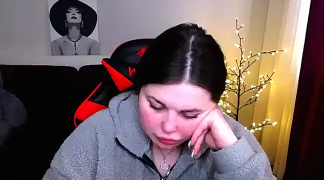 Emily Mo online show from 02-27-25, 09:43