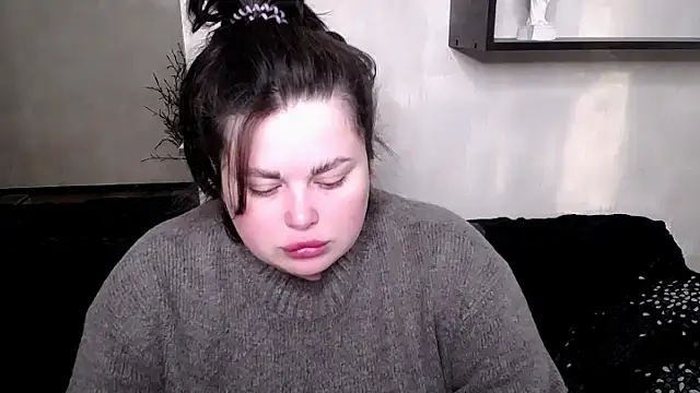 Emily Mo online show from 10-22-25, 05:30