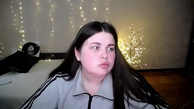 Emily Mo online show from 04-11-26, 09:24