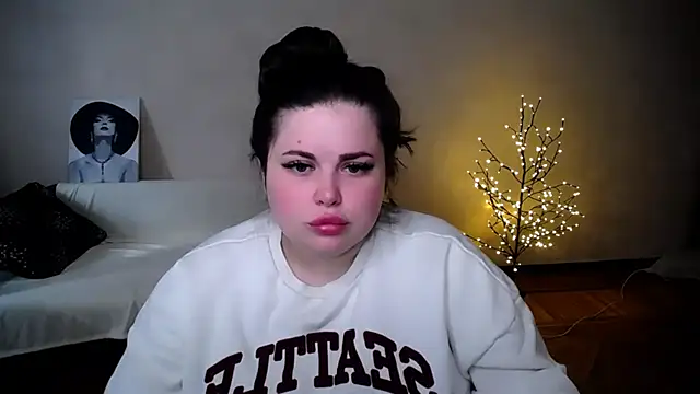 Emily Mo online show from 06-15-26, 10:28