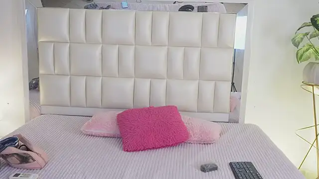 Anais aradia online show from 02-11-25, 05:05