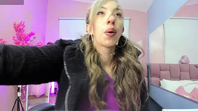 mia thompsonn  online show from 12-03-25, 01:53