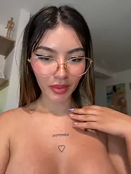 Your Honeey online show from 10-20-25, 04:24