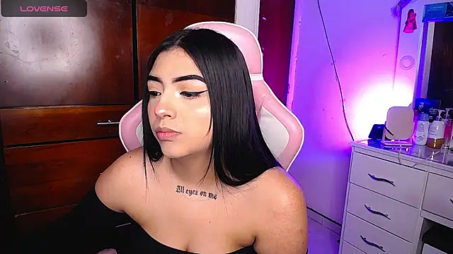 Snapshot of eva_six chatting on 02-25-25, 01:41 eva six online show from 02-25-25, 01:41