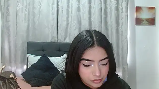 Snapshot of eva_six chatting on 10-13-25, 06:52 eva six online show from 10-13-25, 06:52