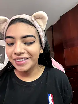 Snapshot of eva_six chatting on 10-29-25, 05:47 eva six online show from 10-29-25, 05:47