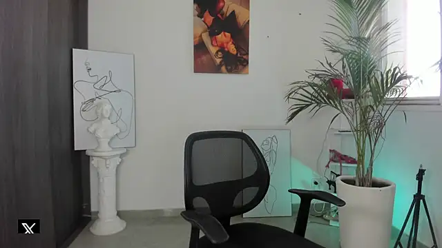 Snapshot of liah_v chatting on 01-22-25, 07:45 liah v online show from 01-22-25, 07:45