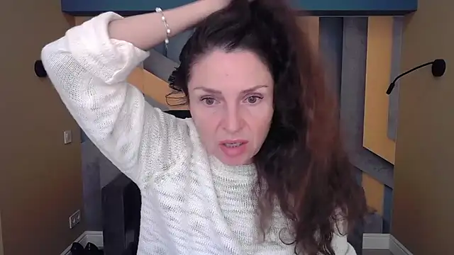 EllaLong online show from 10-09-25, 11:41