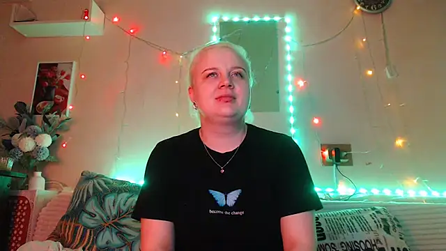 Karolina love  online show from 12-22-24, 05:10