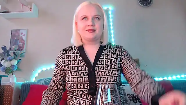 Karolina love  online show from 01-25-25, 12:05