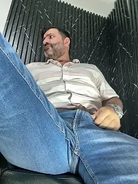 Snapshot of Maxi_TheBigDaddy chatting on 06-30-26, 12:22 Maxi TheBigDaddy online show from 06-30-26, 12:22