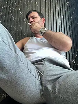 Snapshot of Maxi_TheBigDaddy chatting on 07-25-26, 03:42 Maxi TheBigDaddy online show from 07-25-26, 03:42