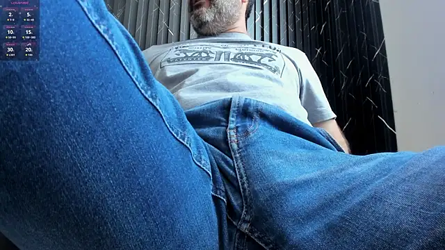 Snapshot of Maxi_TheBigDaddy chatting on 07-28-26, 02:57 Maxi TheBigDaddy online show from 07-28-26, 02:57