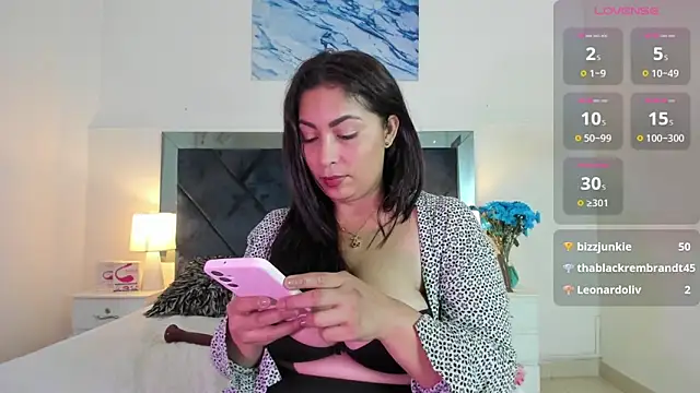 Lauralove 69 online show from 03-07-25, 01:53