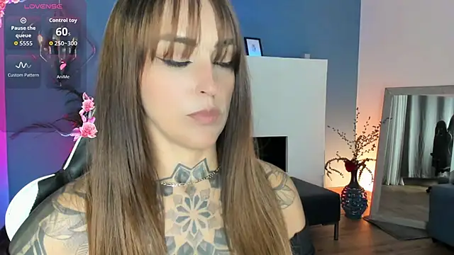 Snapshot of Megan_inked chatting on 06-22-26, 03:36 Megan inked online show from 06-22-26, 03:36