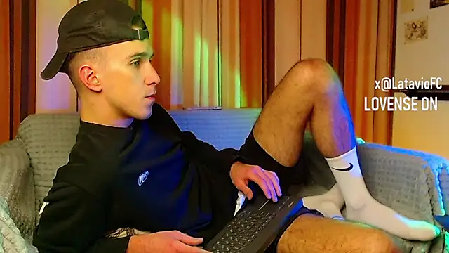 Snapshot of Midnighter_ chatting on 11-21-25, 12:48 Midnighter online show from 11-21-25, 12:48