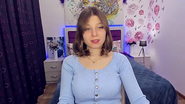 Snapshot of RinaMoore chatting on 01-03-25, 12:30 RinaMoore online show from 01-03-25, 12:30