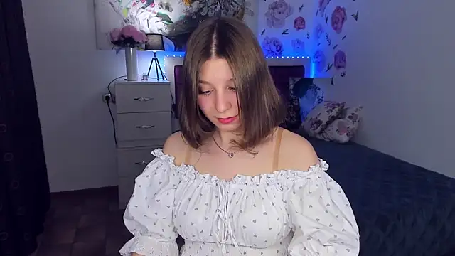 Snapshot of RinaMoore chatting on 02-09-25, 02:50 RinaMoore online show from 02-09-25, 02:50