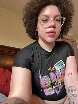 QueenNuttCollector online show from 03-25-26, 04:02